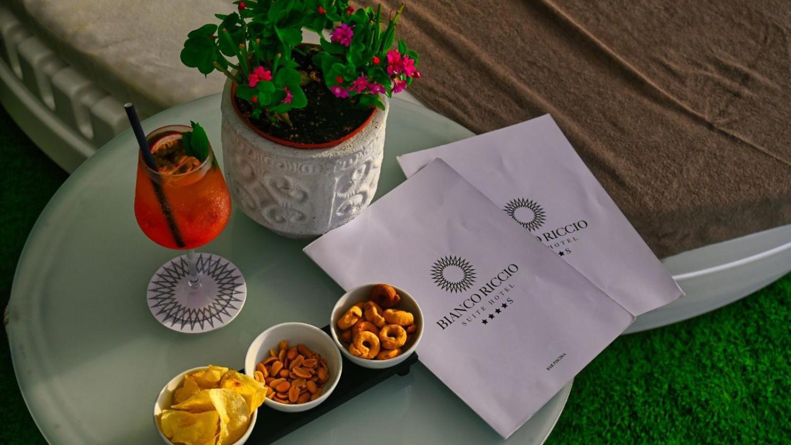 Bianco Riccio Suite Hotel Savelletri Exteriör bild