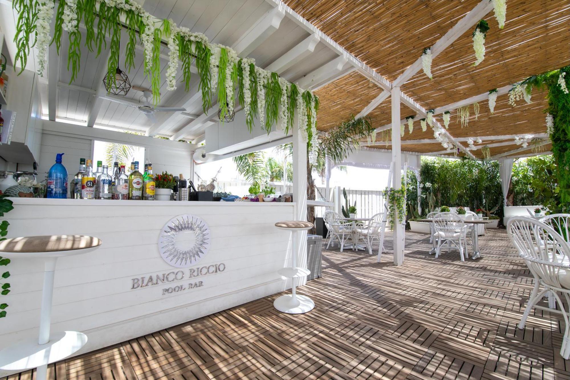 Bianco Riccio Suite Hotel Savelletri Exteriör bild